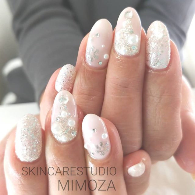 Dvdを観ながらお姫様ネイル 癒しの隠れ家エステ ネイル 脱毛サロンmimoza 福井県福井市新田塚