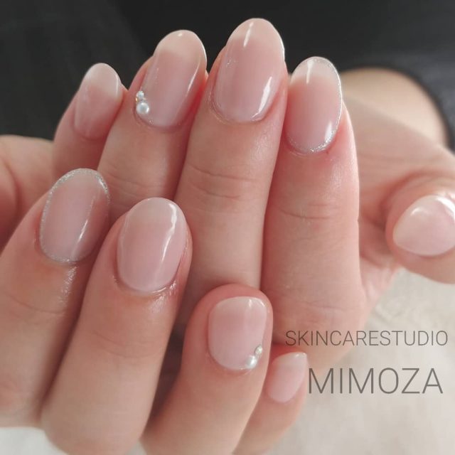 Dvdを観ながらお姫様ネイル 癒しの隠れ家エステ ネイル 脱毛サロンmimoza 福井県福井市新田塚